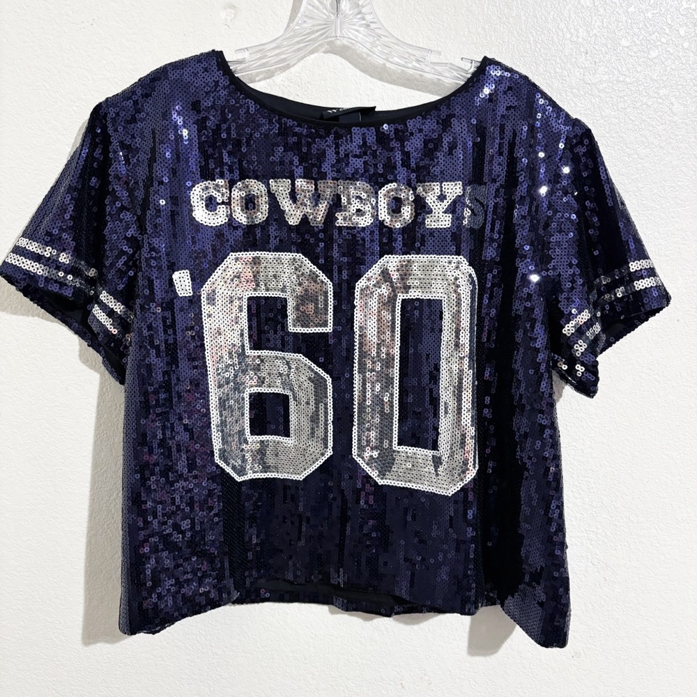 The Wild Collective Dallas Cowboys Sequin Cropped‎ Tee in Navy Blue & Silver